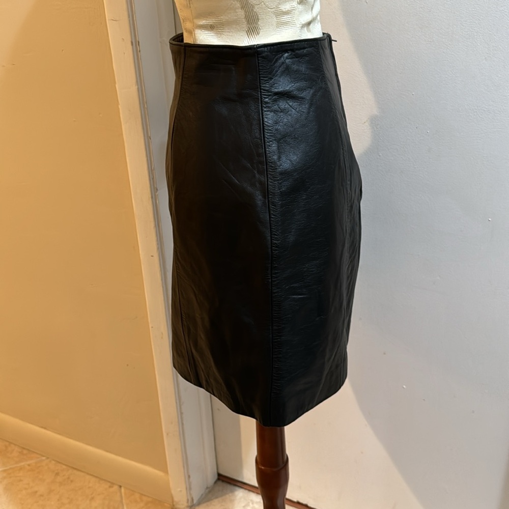 Byrnes & Baker Genuine Leather Soft Black Lined High Waist Zip Up Midi Skirt 10 - Picture 13 of 13